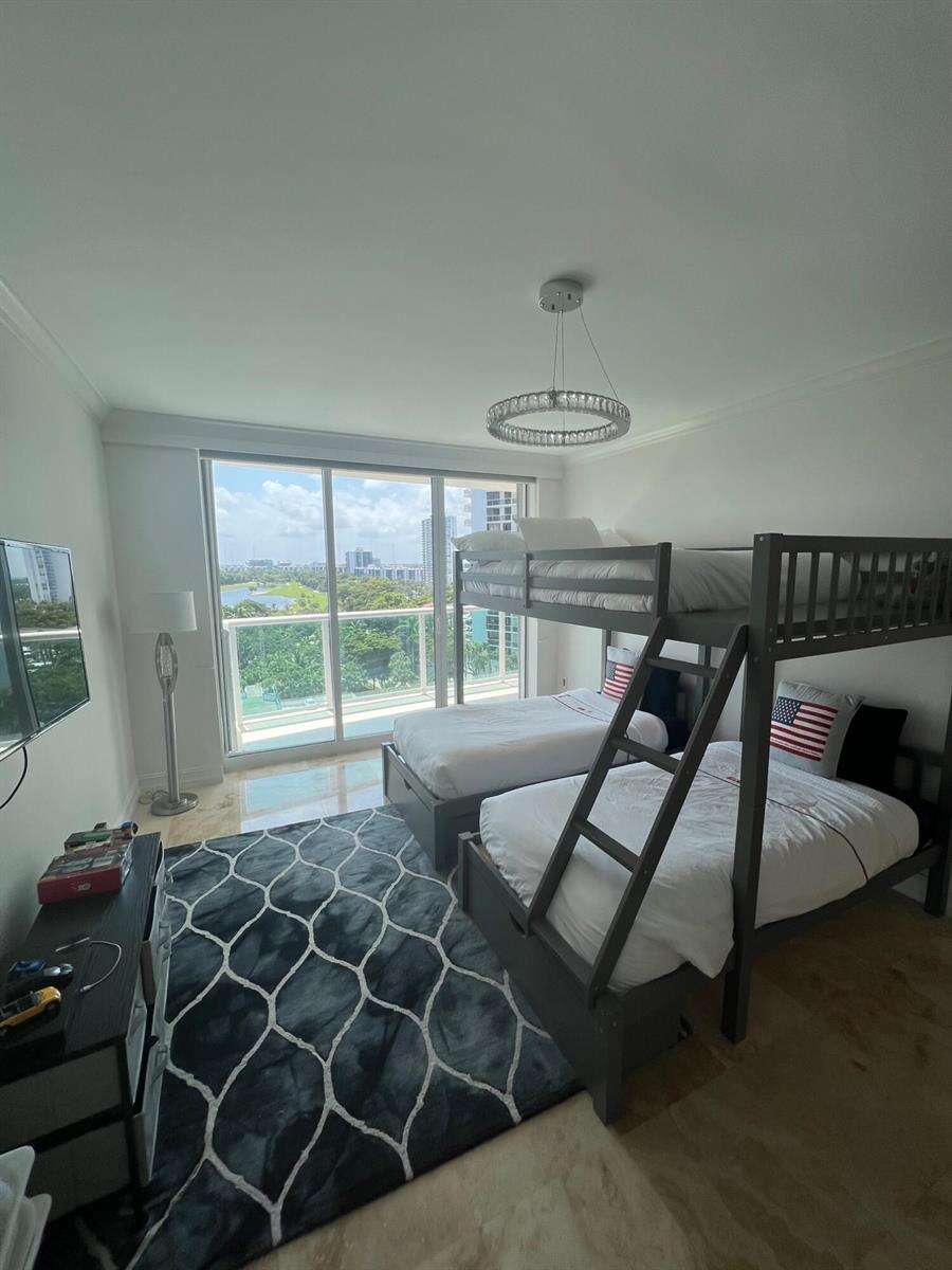 Hamptons South at 20201 Country Club, Aventura, FL 33180 - For Rent photo 21