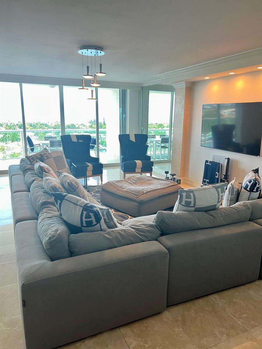 Hamptons South at 20201 Country Club, Aventura, FL 33180 - For Rent photo 4