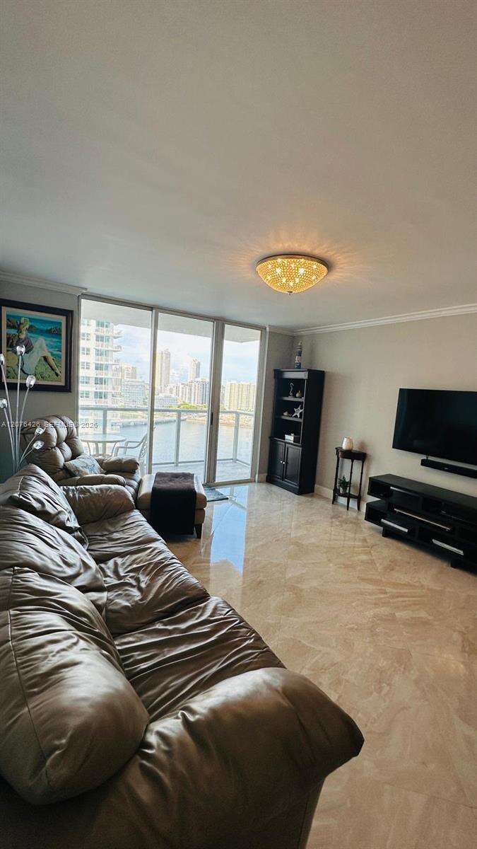 The Mark On Brickell at 1155 Brickell Bay Dr, Miami, FL 33131 - For Rent photo 5