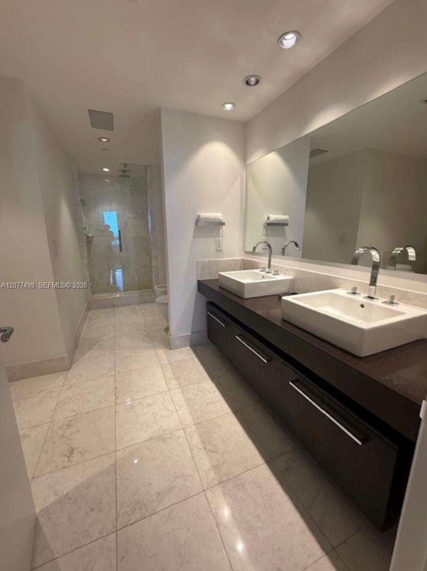 Jade Ocean at 17121 Collins Ave, Sunny Isles Beach, FL 33160 - For Rent photo 12