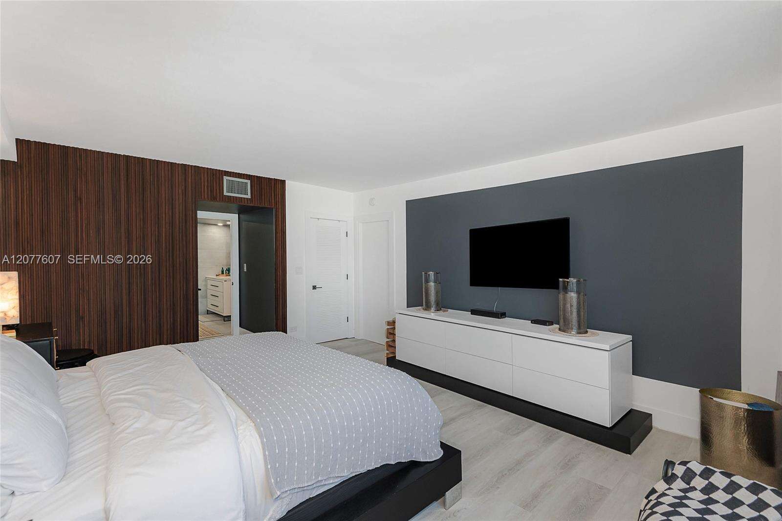 Roney Palace at 2301 Collins Ave, Miami Beach, FL 33139 - For Rent photo 20