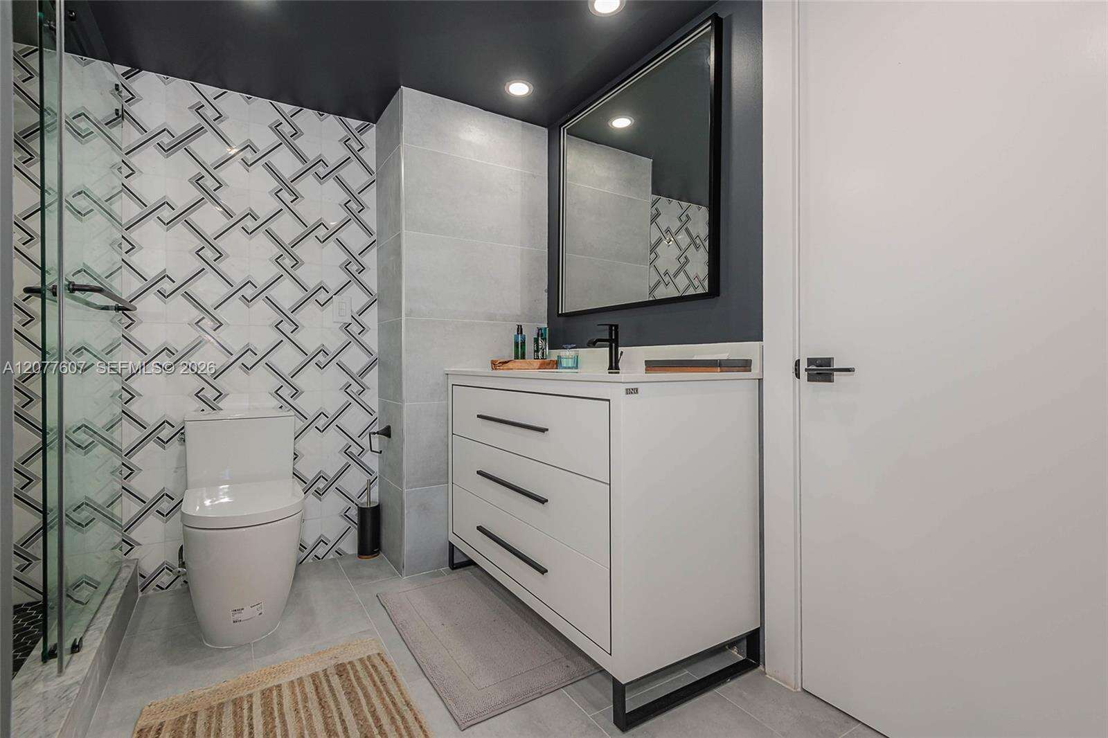 Roney Palace at 2301 Collins Ave, Miami Beach, FL 33139 - For Rent photo 22