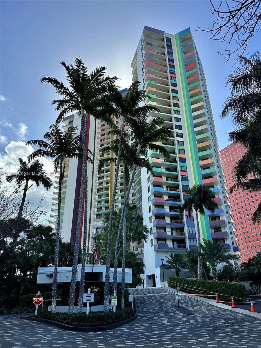 Villa Regina at 1581 Brickell Ave, Miami, FL 33129 - For Rent photo 25