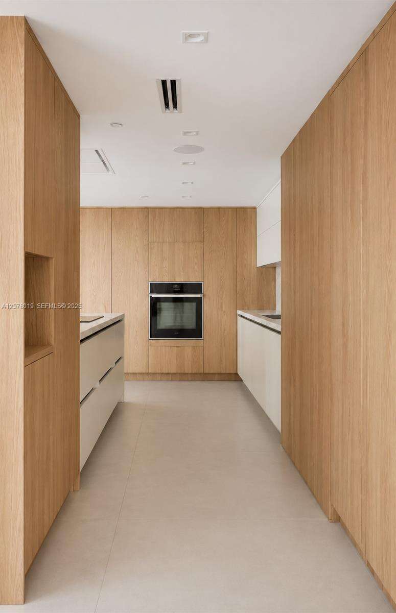 Villa Regina at 1581 Brickell Ave, Miami, FL 33129 - For Rent photo 8