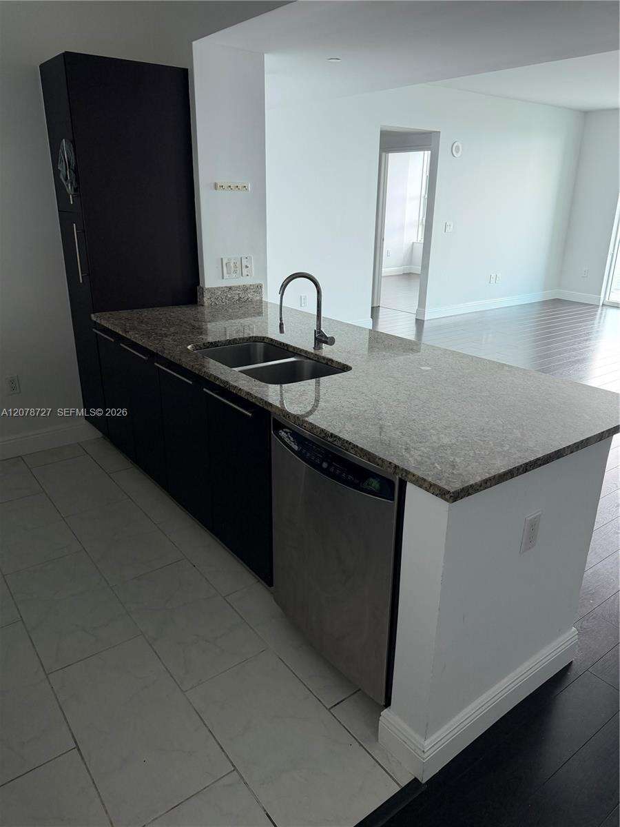 The Plaza On Brickell West at 951 Brickell Ave, Miami, FL 33131 - For Rent photo 11