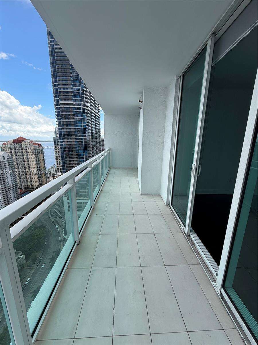 The Plaza On Brickell West at 951 Brickell Ave, Miami, FL 33131 - For Rent photo 13