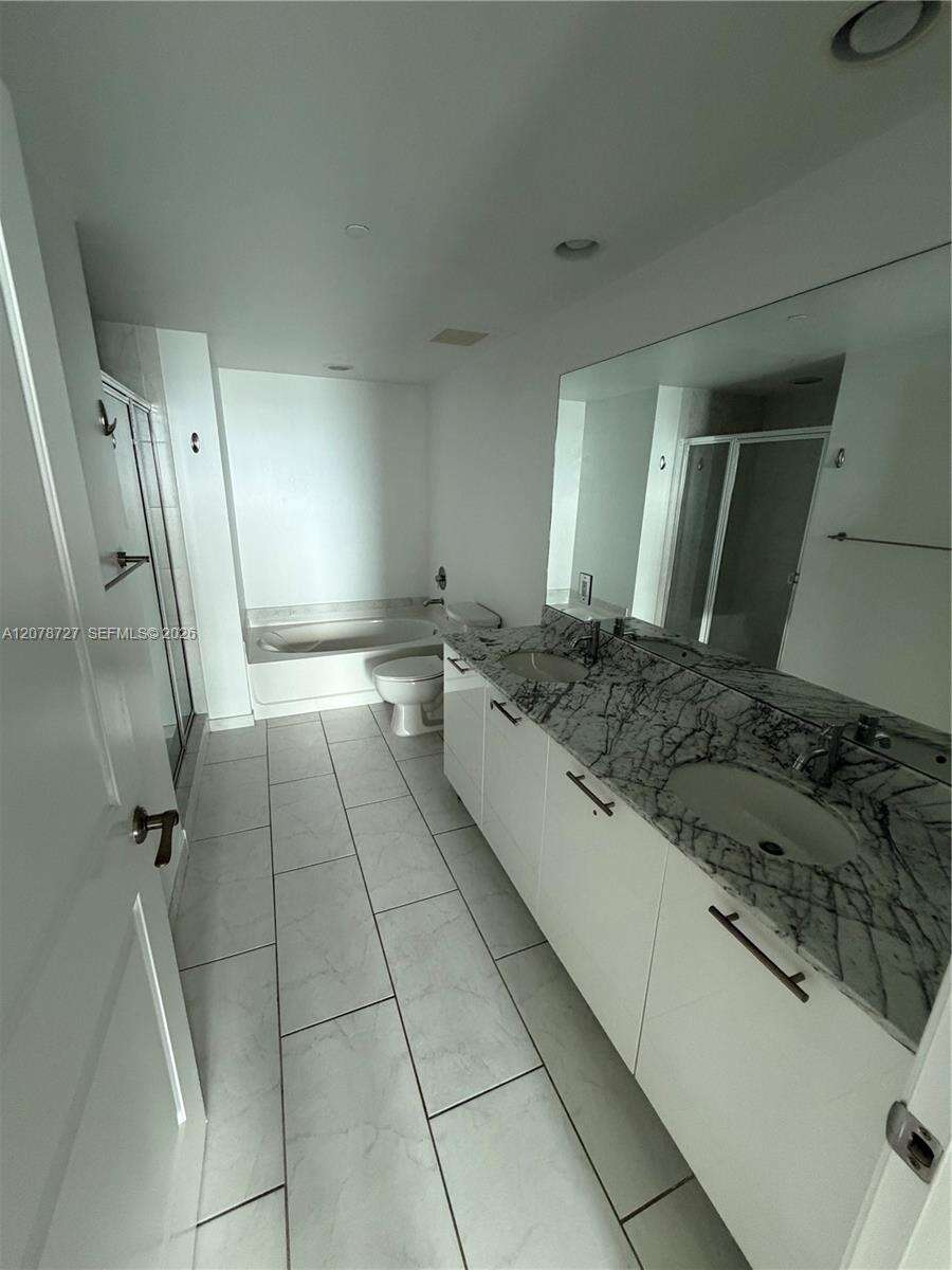 The Plaza On Brickell West at 951 Brickell Ave, Miami, FL 33131 - For Rent photo 6