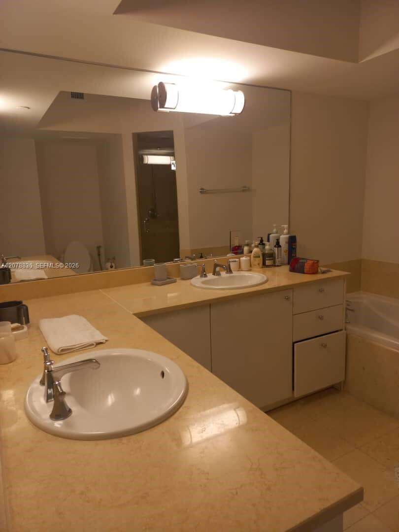 Turnberry Village North at 20000 Country Club Dr, Aventura, FL 33180 - For Rent photo 7