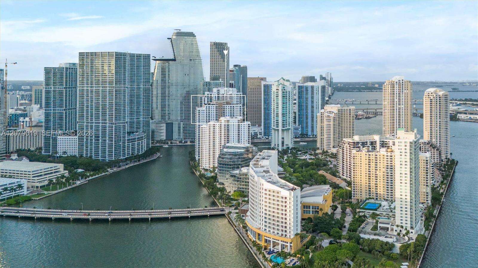 Courts Brickell Key at 801 Brickell Key Blvd, Miami, FL 33131 - For Rent photo 2