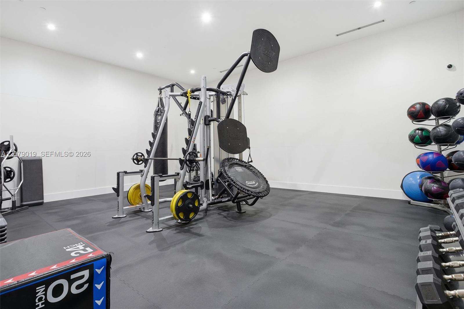 Courts Brickell Key at 801 Brickell Key Blvd, Miami, FL 33131 - For Rent photo 11