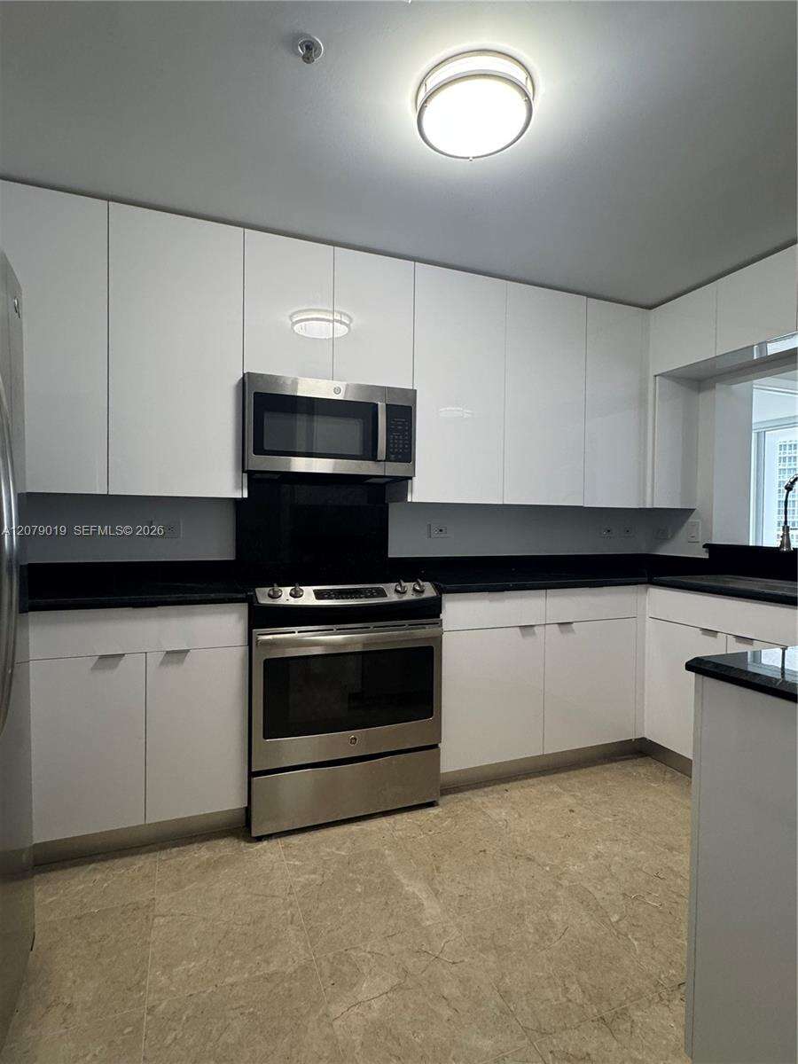 Courts Brickell Key at 801 Brickell Key Blvd, Miami, FL 33131 - For Rent photo 25