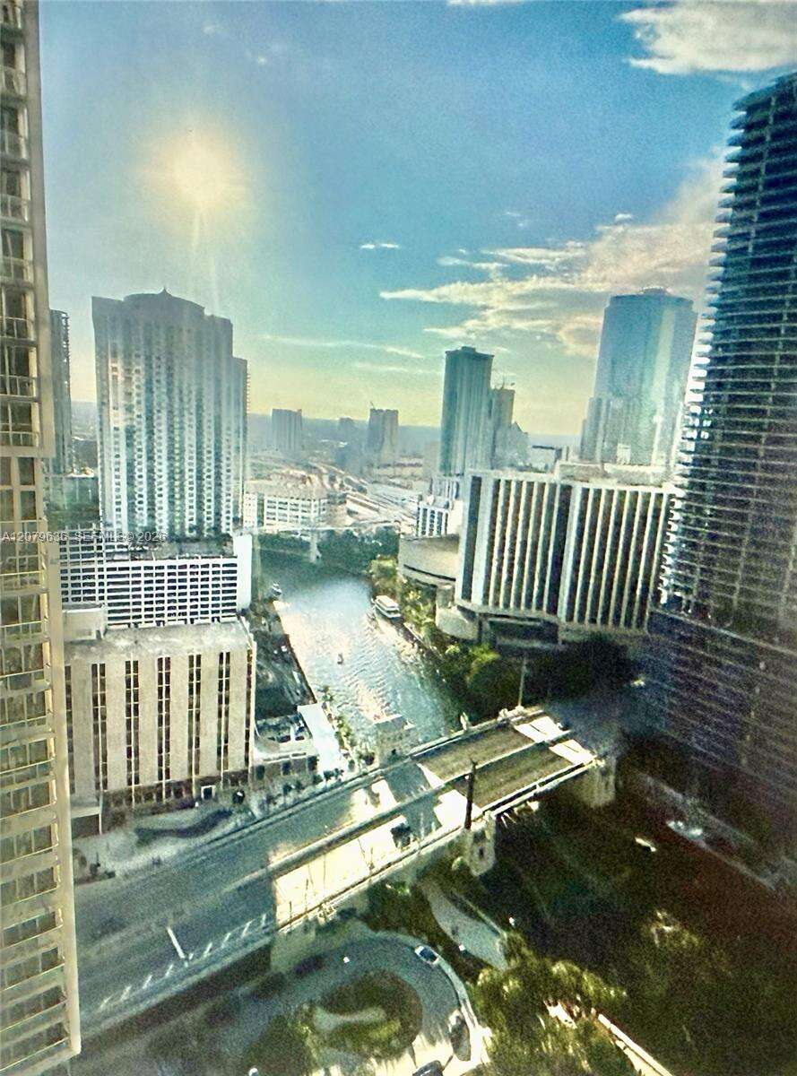 Icon Brickell 1 at 475 Brickell Ave, Miami, FL 33131 - For Rent photo 11