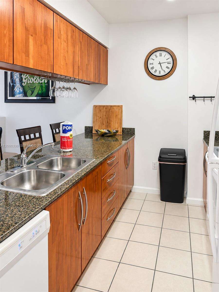 The Club At Brickell Bay at 1200 Brickell Bay Dr, Miami, FL 33131 - For Rent photo 3