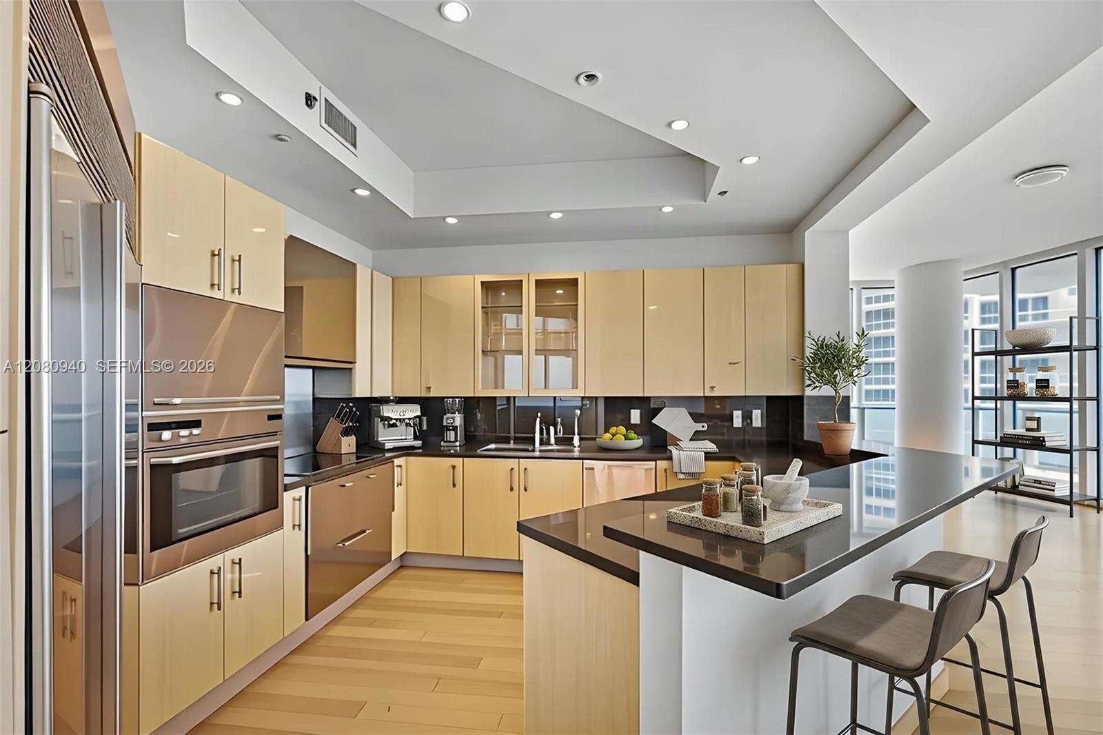 Continuum South Tower at 100 Pointe Dr, Miami Beach, FL 33139 - For Rent photo 13