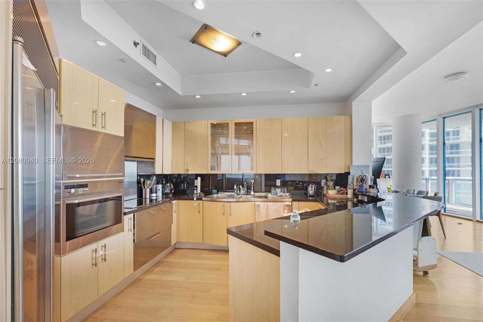 Continuum South Tower at 100 Pointe Dr, Miami Beach, FL 33139 - For Rent photo 15