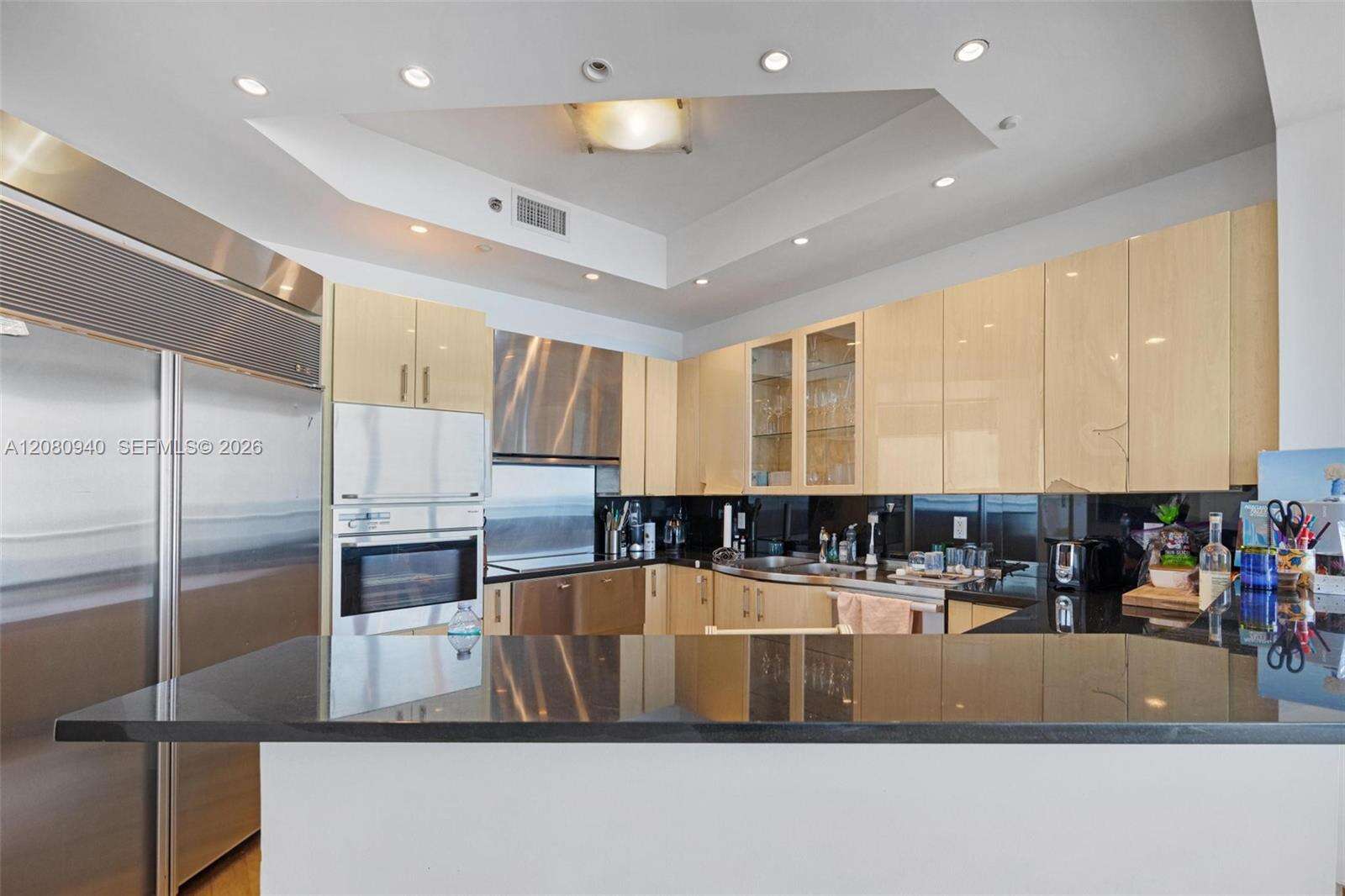 Continuum South Tower at 100 Pointe Dr, Miami Beach, FL 33139 - For Rent photo 16