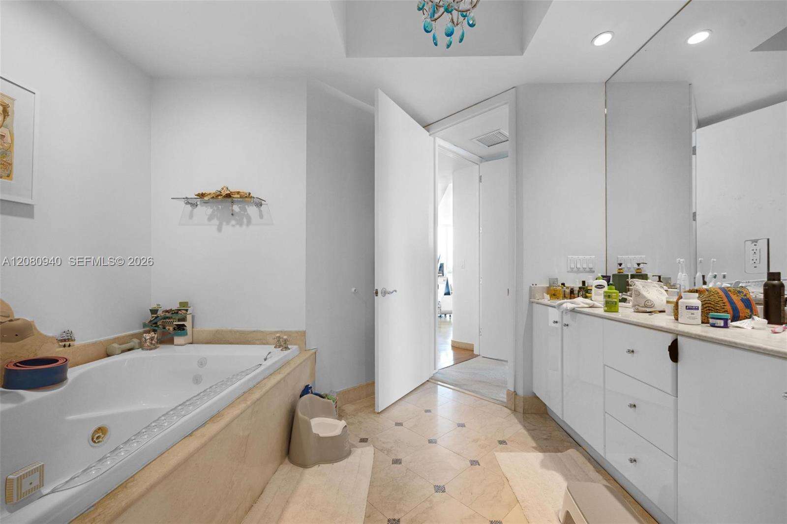 Continuum South Tower at 100 Pointe Dr, Miami Beach, FL 33139 - For Rent photo 21