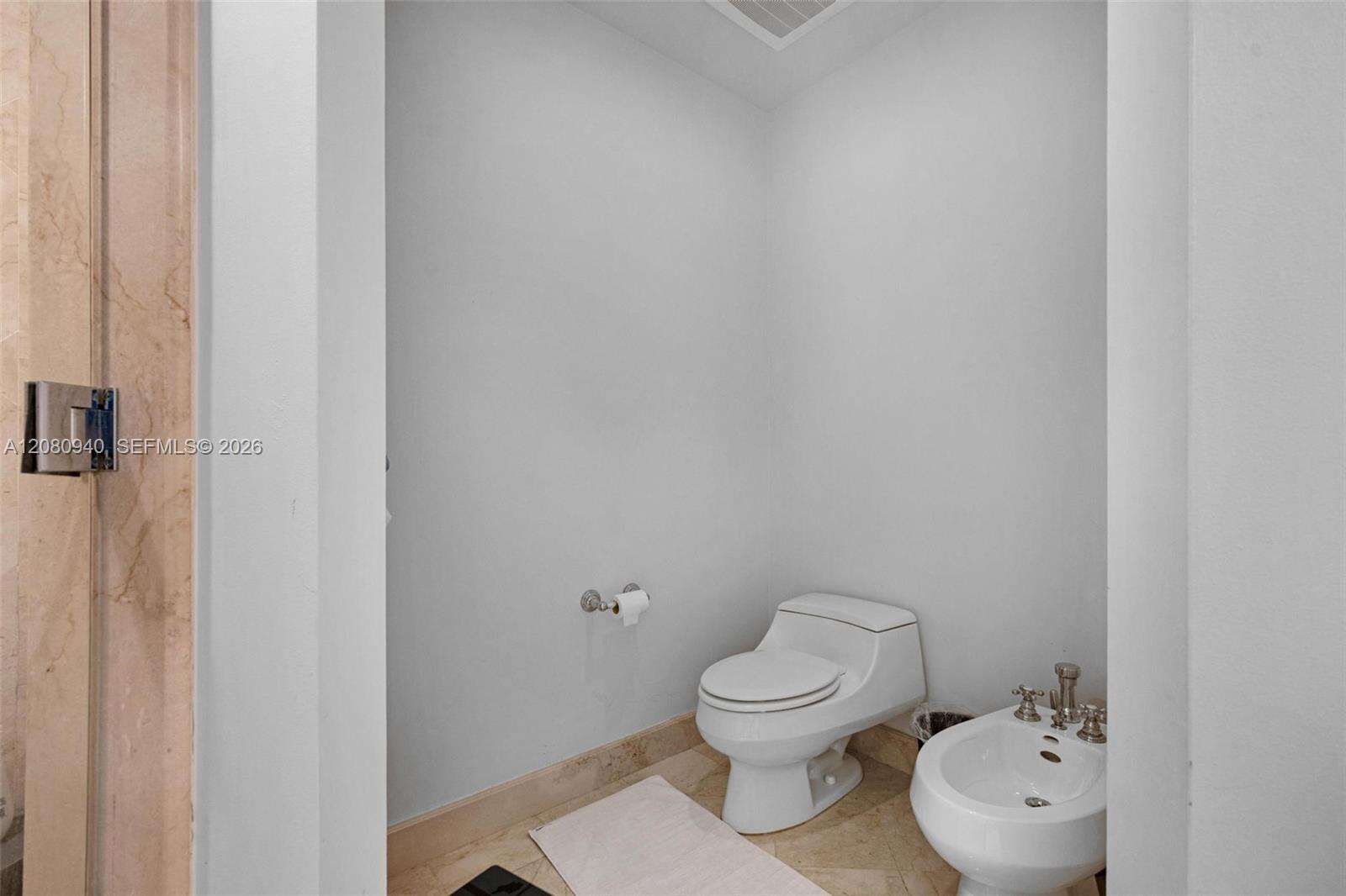 Continuum South Tower at 100 Pointe Dr, Miami Beach, FL 33139 - For Rent photo 22