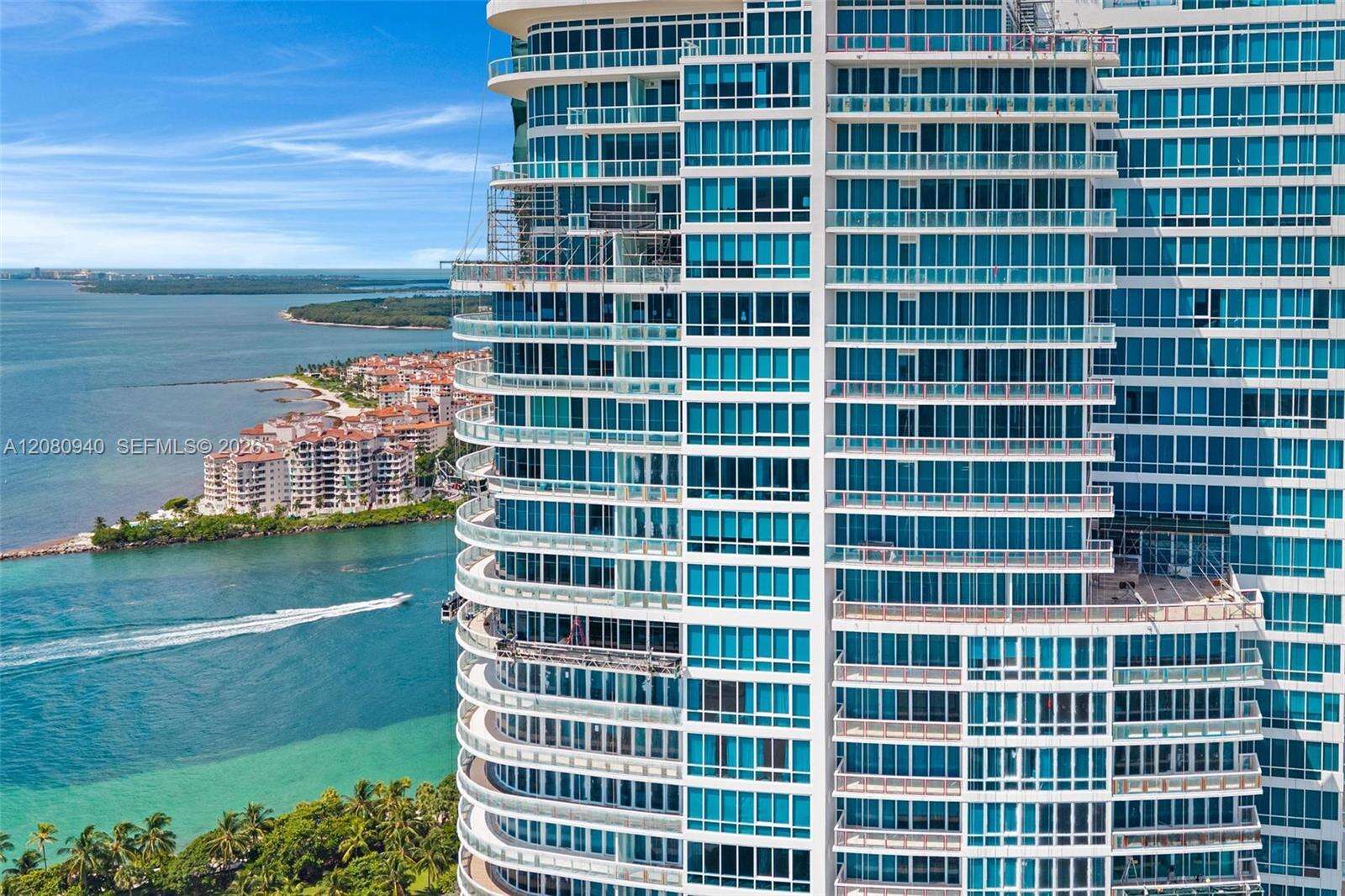 Continuum South Tower at 100 Pointe Dr, Miami Beach, FL 33139 - For Rent photo 41