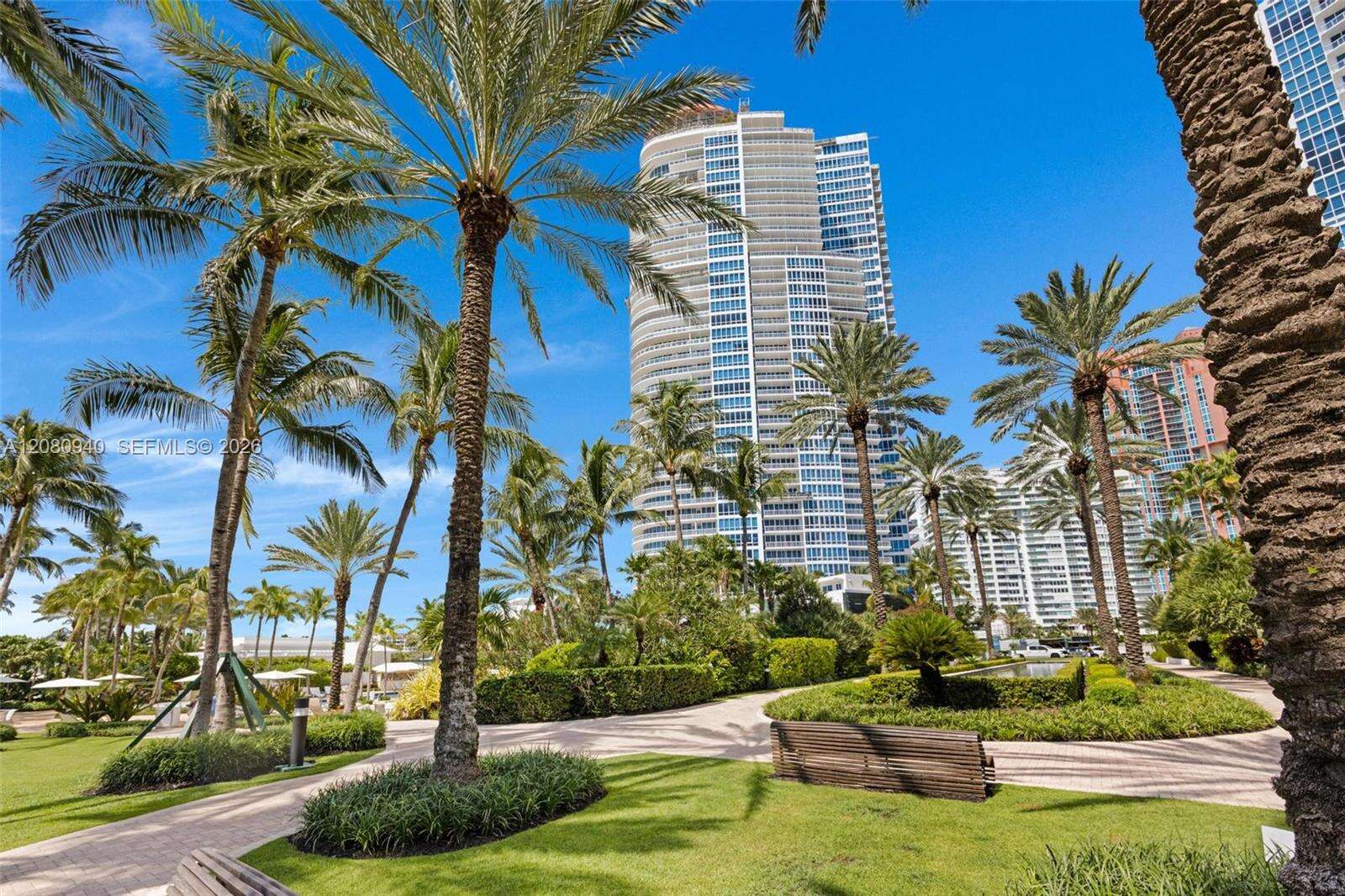 Continuum South Tower at 100 Pointe Dr, Miami Beach, FL 33139 - For Rent photo 46