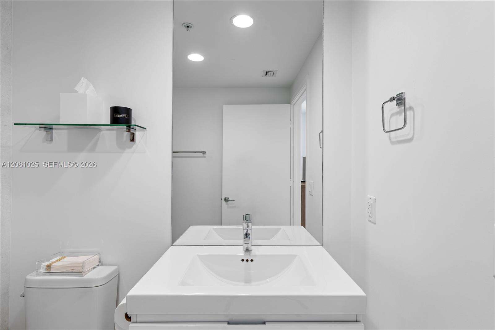 Marina Palms at 17111 Biscayne Blvd, North Miami Beach, FL 33160 - For Rent photo 46