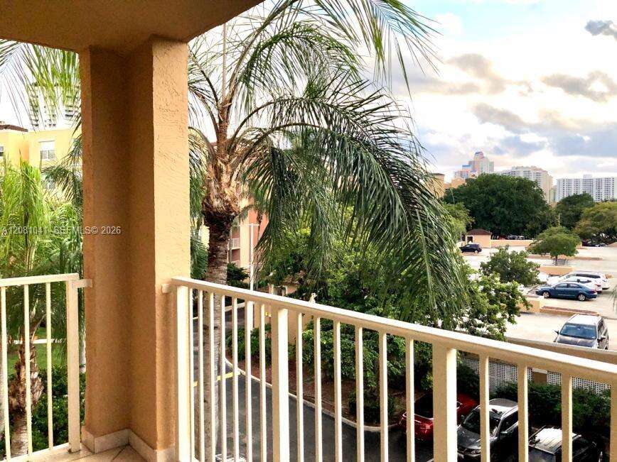 The Yacht Club At Aventura at 19999 Country Club Dr, Aventura, FL 33180 - For Rent photo 20