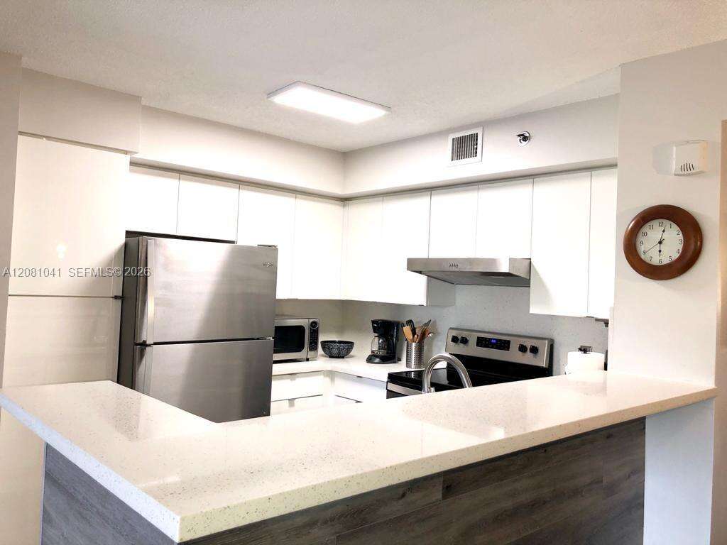 The Yacht Club At Aventura at 19999 Country Club Dr, Aventura, FL 33180 - For Rent photo 9