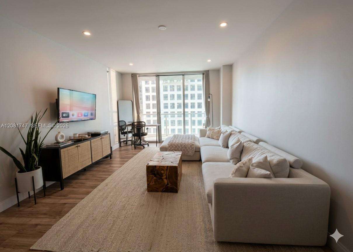 500 Brickell at 500 Brickell Ave, Miami, FL 33131 - For Rent photo 2