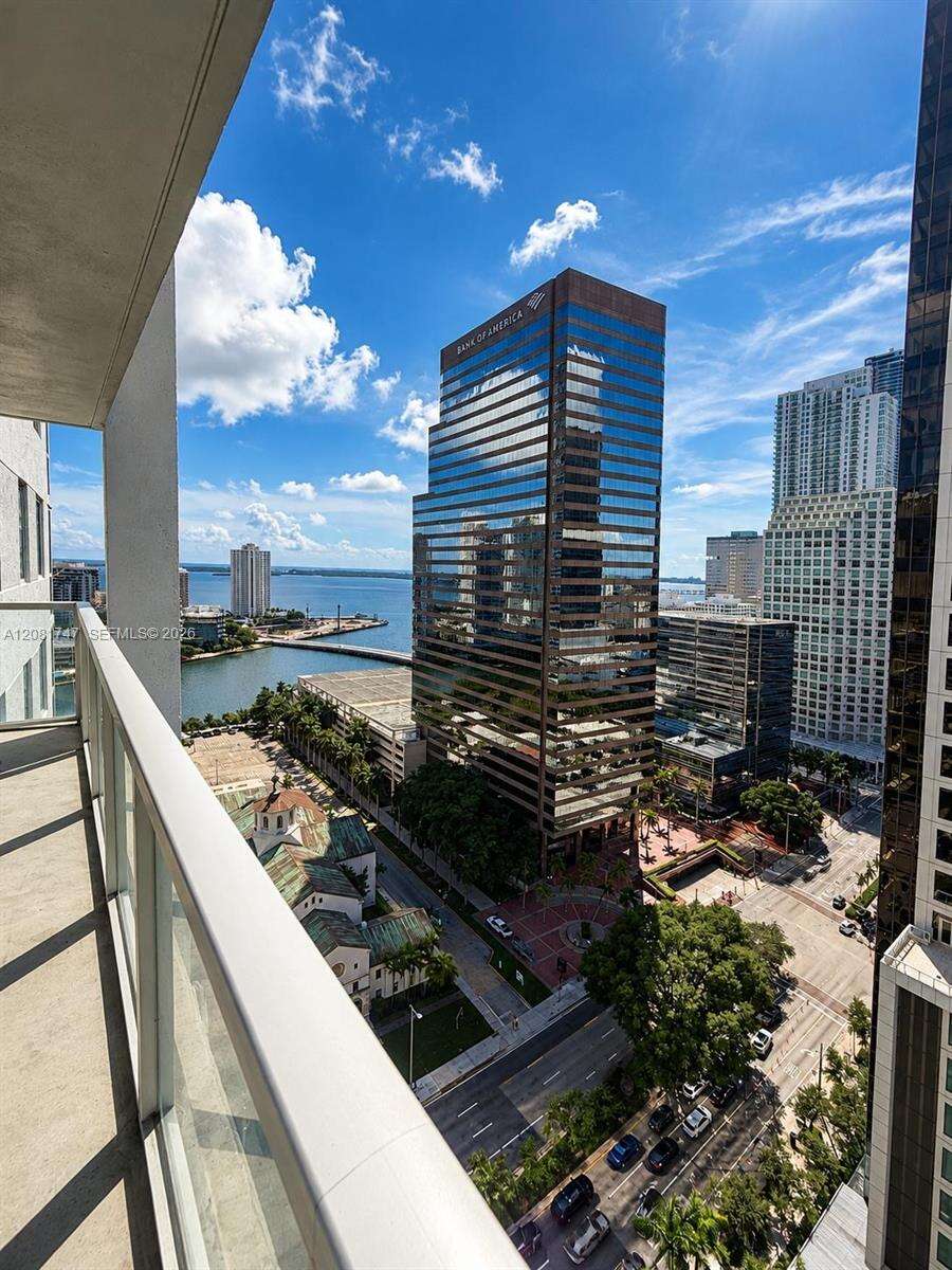 500 Brickell at 500 Brickell Ave, Miami, FL 33131 - For Rent photo 14
