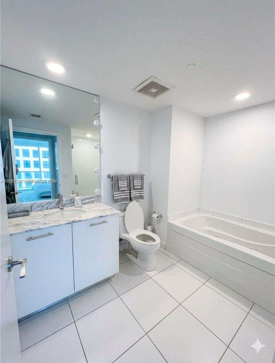 500 Brickell at 500 Brickell Ave, Miami, FL 33131 - For Rent photo 7