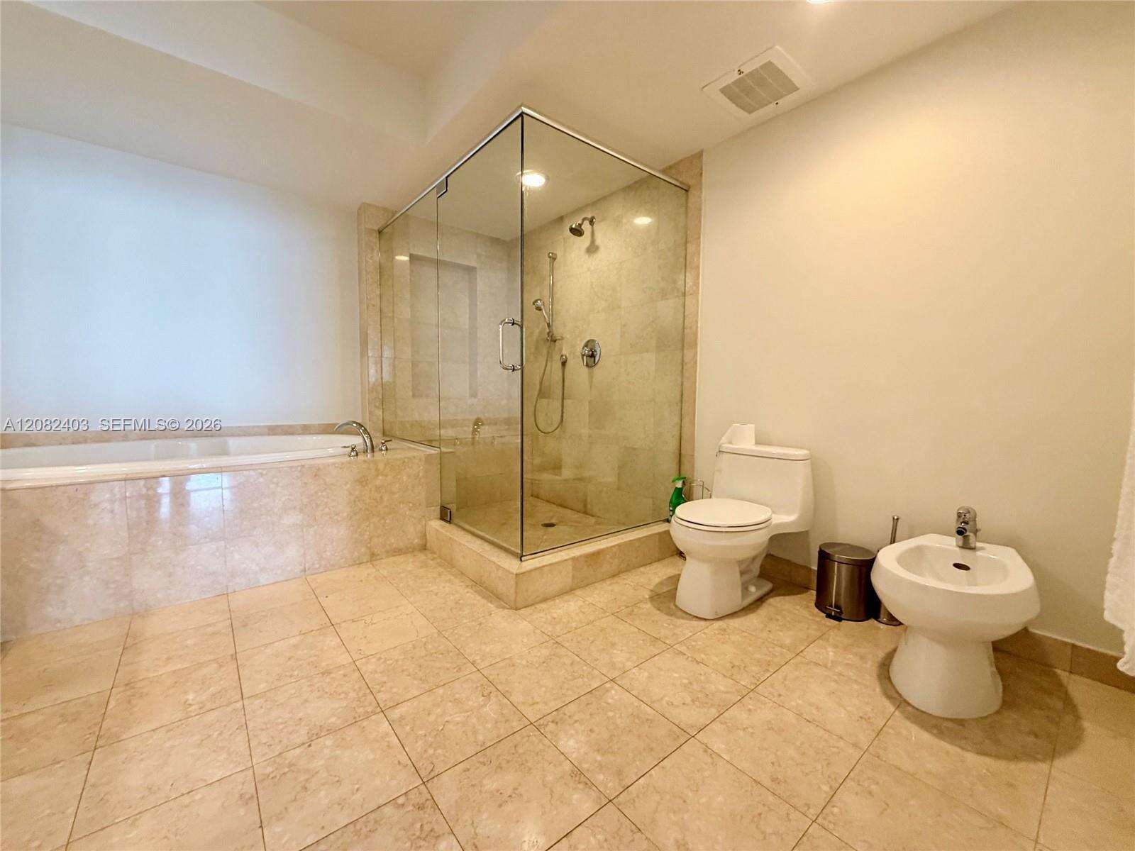 The Beach Club at 1850 Ocean Dr, Hallandale Beach, FL 33009 - For Rent photo 20
