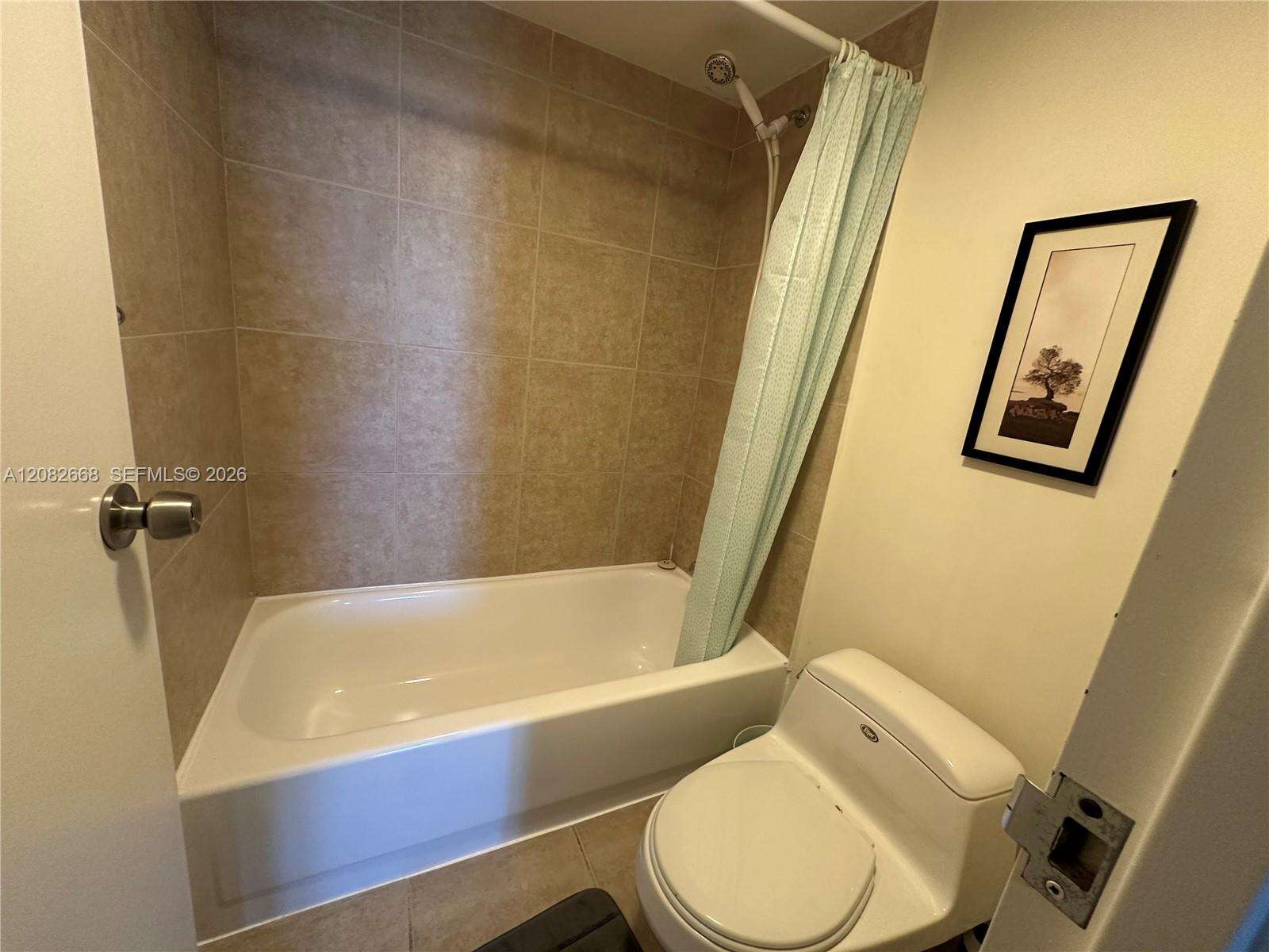 Arlen House at 100 Bayview Dr, Sunny Isles Beach, FL 33160 - For Rent photo 22