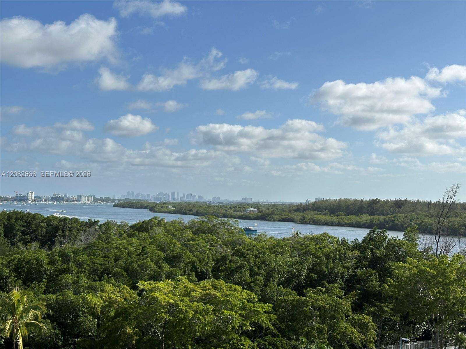 Arlen House at 100 Bayview Dr, Sunny Isles Beach, FL 33160 - For Rent photo 32