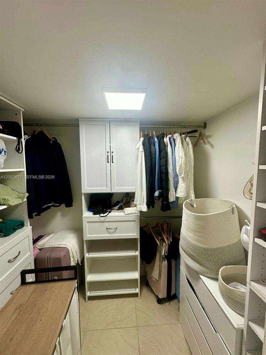 Arlen House at 100 Bayview Dr, Sunny Isles Beach, FL 33160 - For Rent photo 19