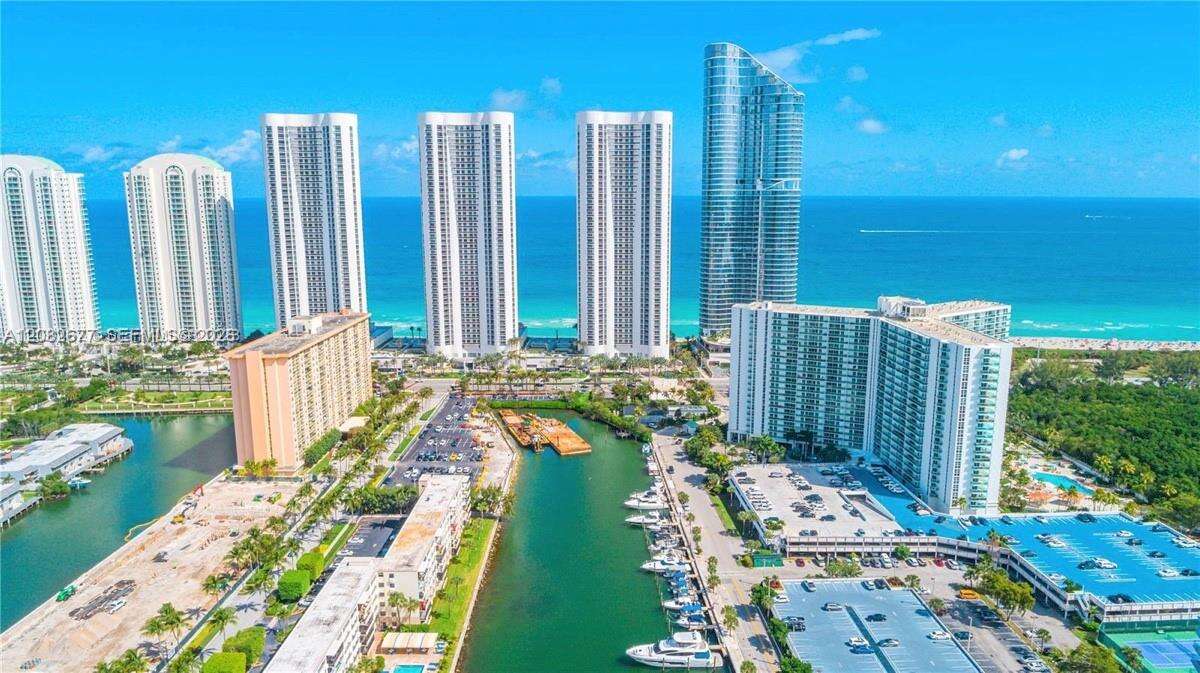 Arlen House at 100 Bayview Dr, Sunny Isles Beach, FL 33160 - For Rent photo 29