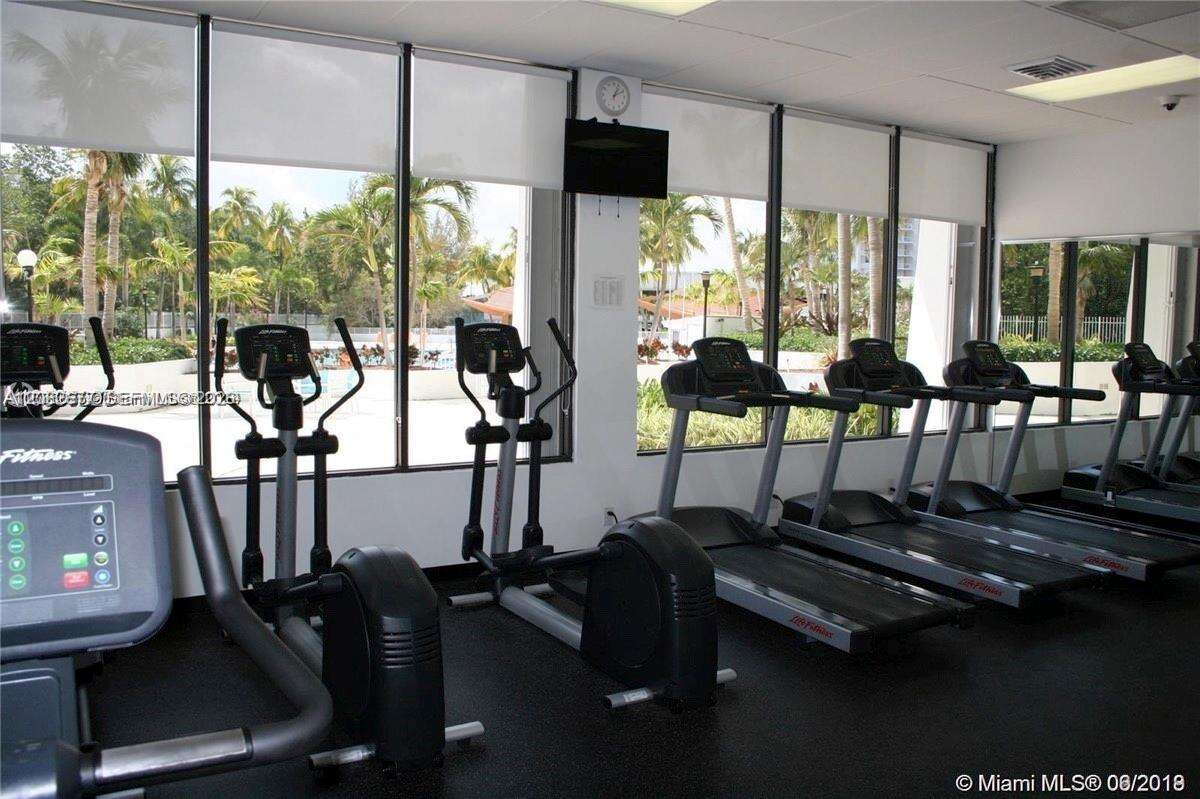Arlen House at 100 Bayview Dr, Sunny Isles Beach, FL 33160 - For Rent photo 42