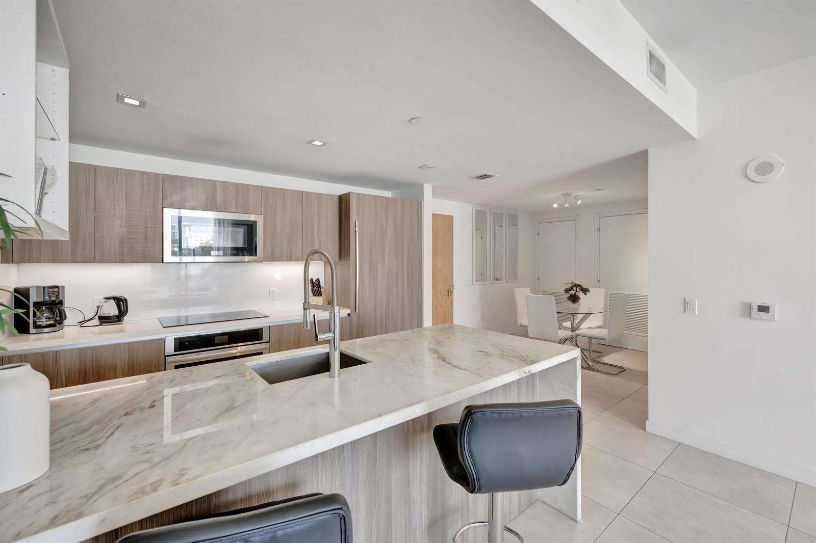 Tiffany House at 401 Birch, Fort Lauderdale, FL 33304 - For Rent photo 12