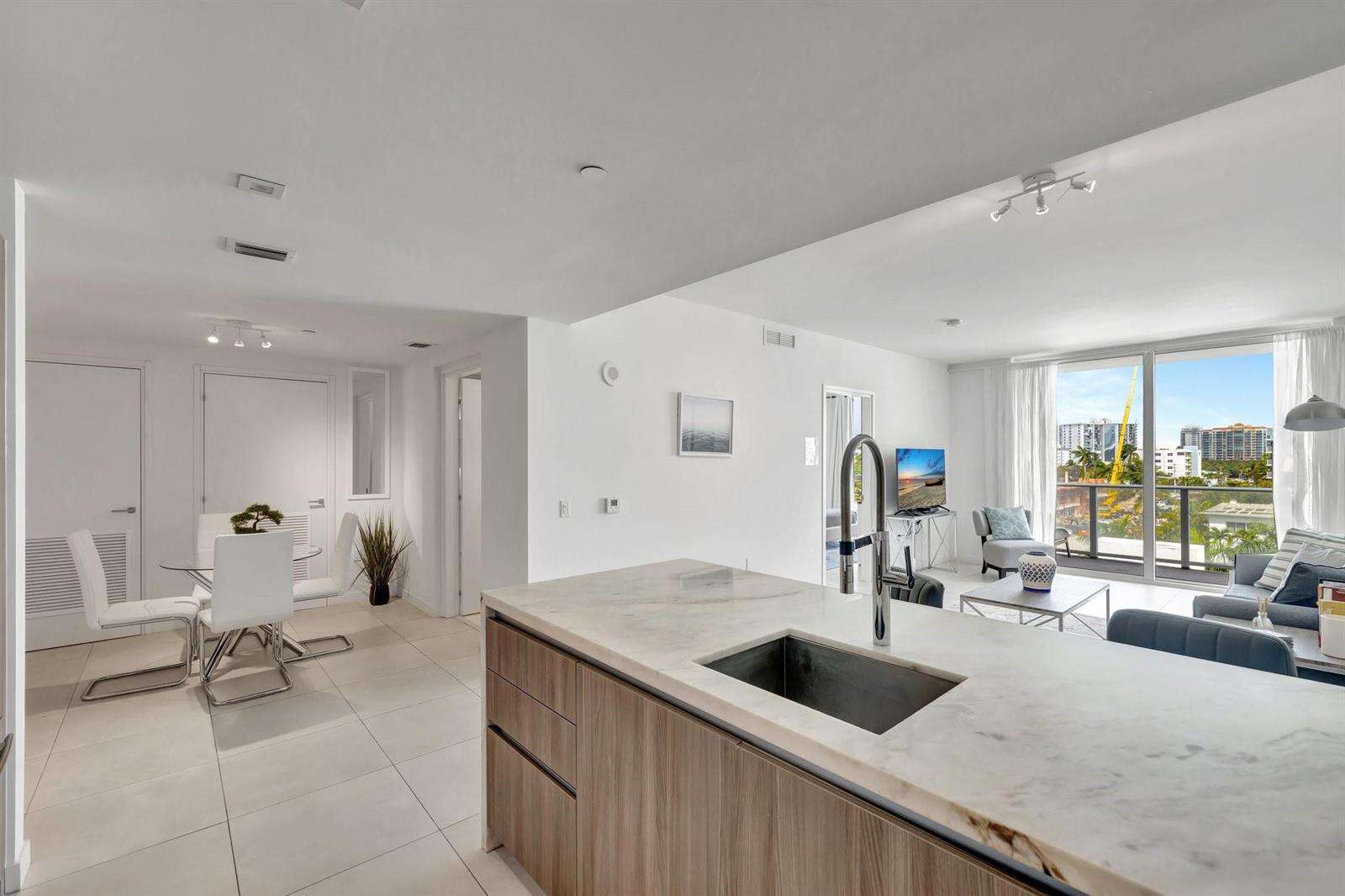 Tiffany House at 401 Birch, Fort Lauderdale, FL 33304 - For Rent photo 16