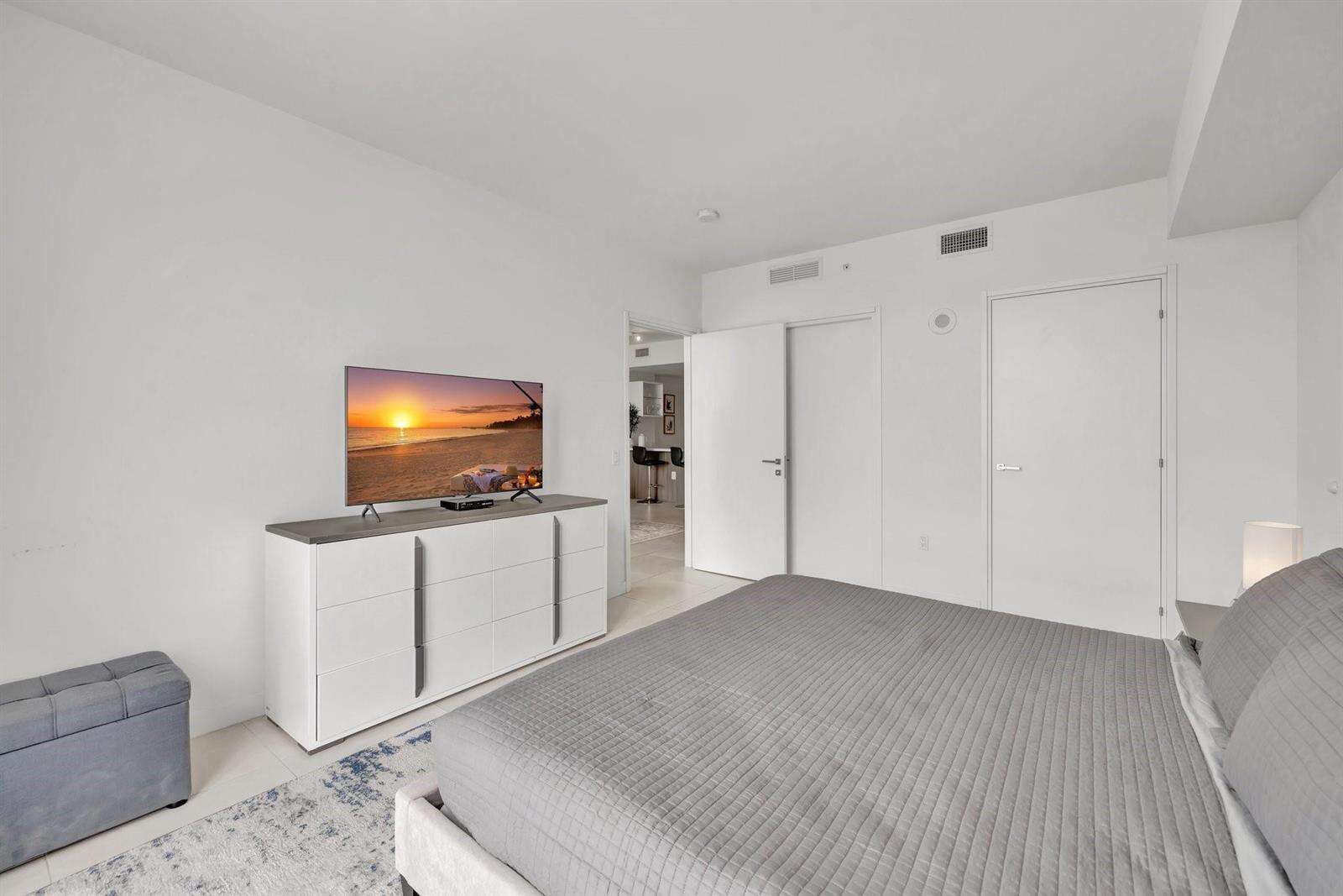 Tiffany House at 401 Birch, Fort Lauderdale, FL 33304 - For Rent photo 25