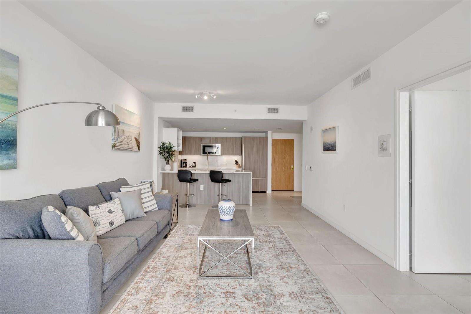 Tiffany House at 401 Birch, Fort Lauderdale, FL 33304 - For Rent photo 8