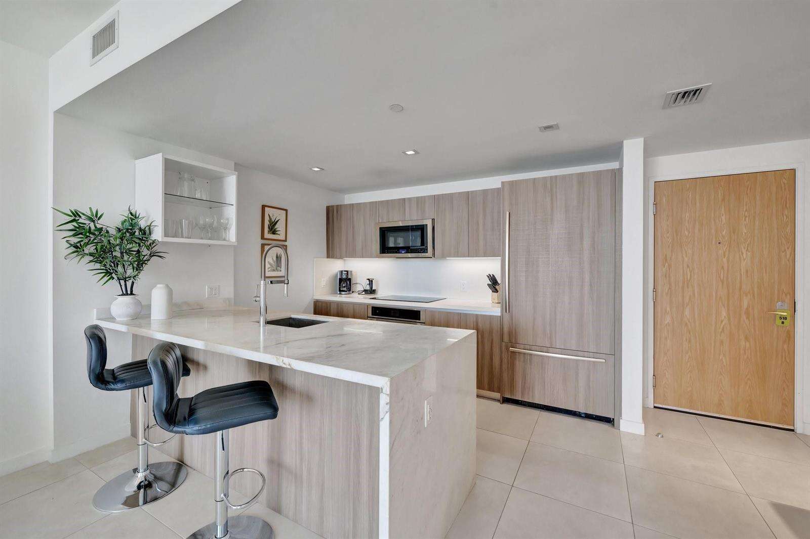 Tiffany House at 401 Birch, Fort Lauderdale, FL 33304 - For Rent photo 10
