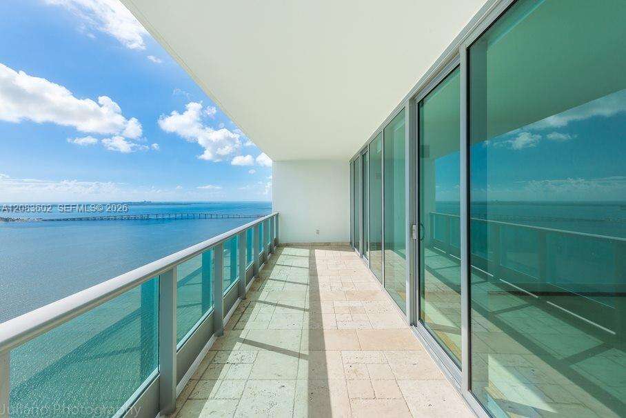 Jade At Brickell Bay at 1331 Brickell Bay Dr, Miami, FL 33131 - For Rent photo 2