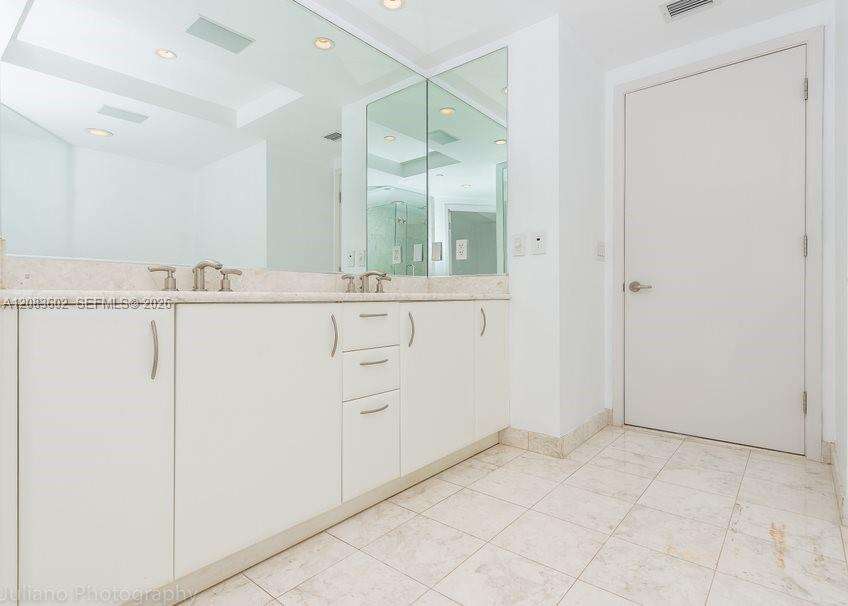 Jade At Brickell Bay at 1331 Brickell Bay Dr, Miami, FL 33131 - For Rent photo 16