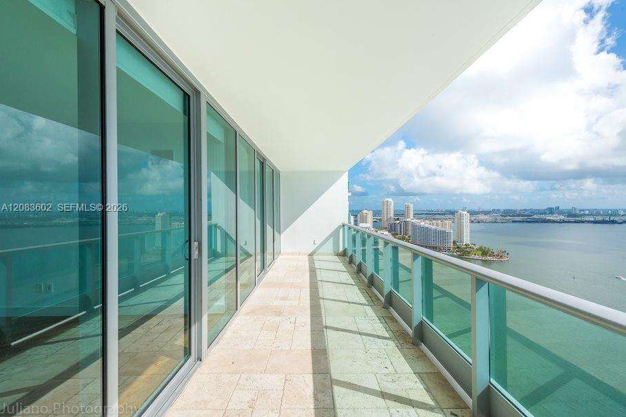 Jade At Brickell Bay at 1331 Brickell Bay Dr, Miami, FL 33131 - For Rent photo 3