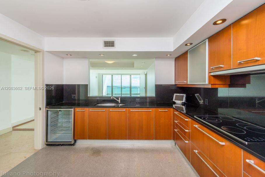 Jade At Brickell Bay at 1331 Brickell Bay Dr, Miami, FL 33131 - For Rent photo 9