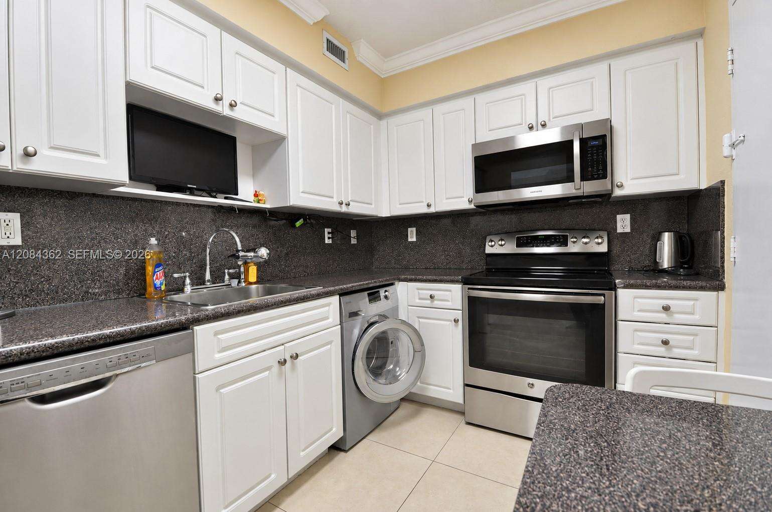 The Wave at 2501 Ocean Dr, Hollywood, FL 33019 - For Rent photo 9
