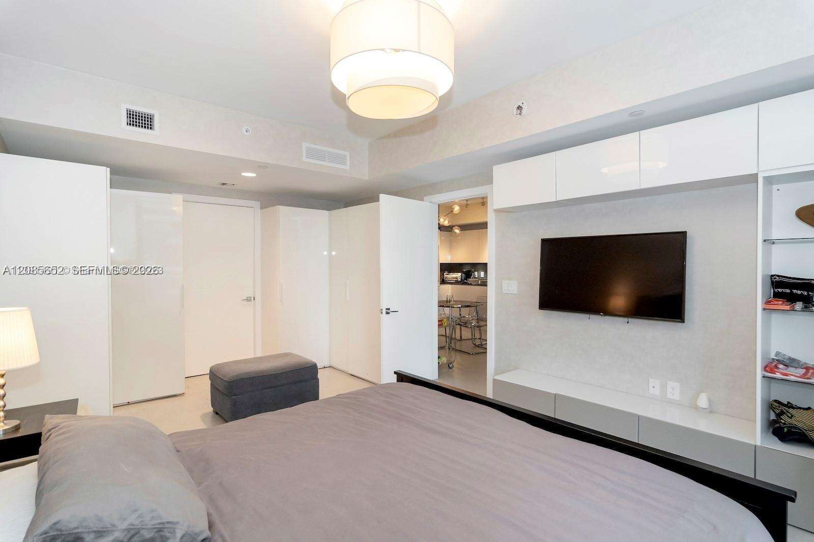 1010 Brickell at 1010 Brickell Ave, Miami, FL 33131 - For Rent photo 17