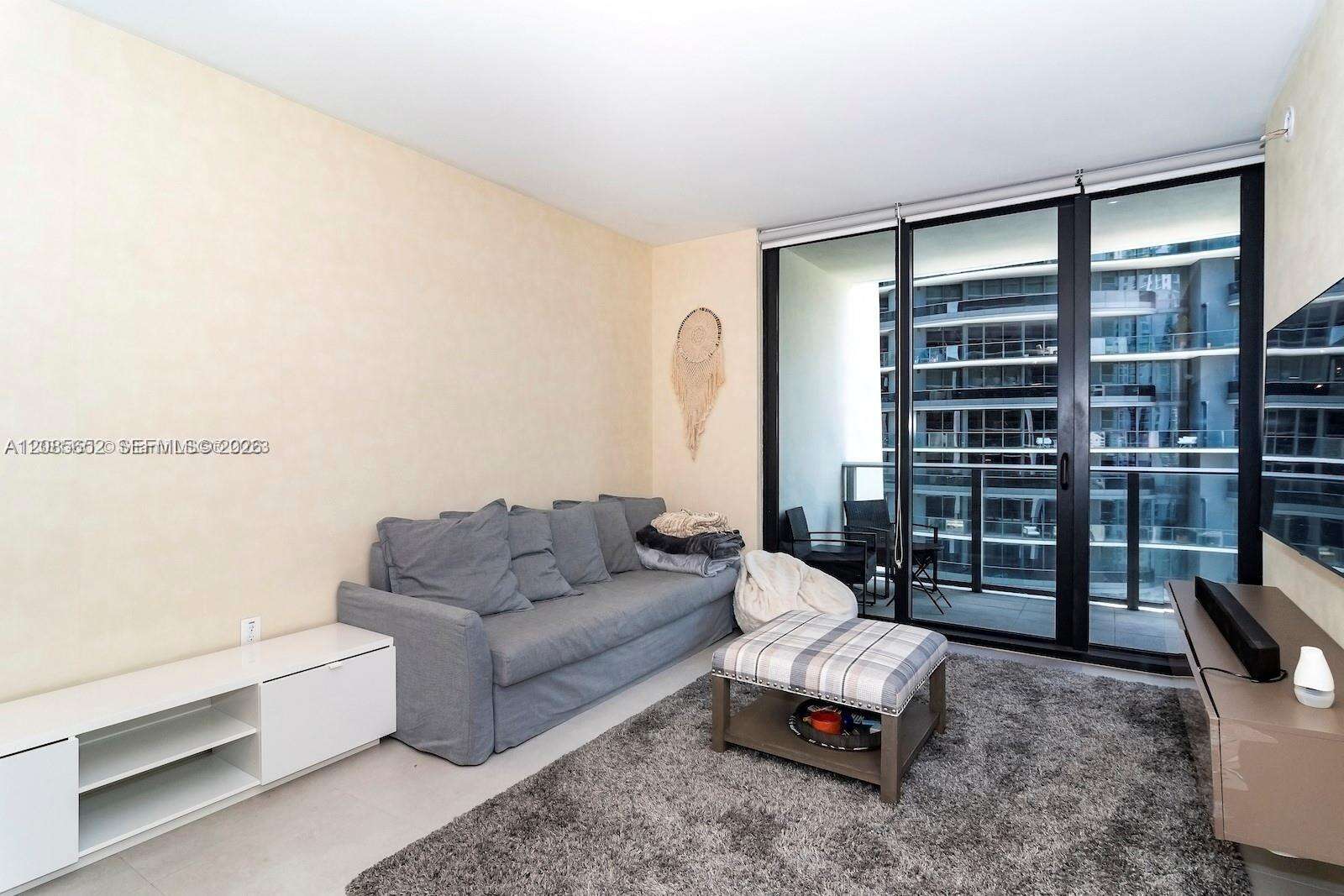 1010 Brickell at 1010 Brickell Ave, Miami, FL 33131 - For Rent photo 8