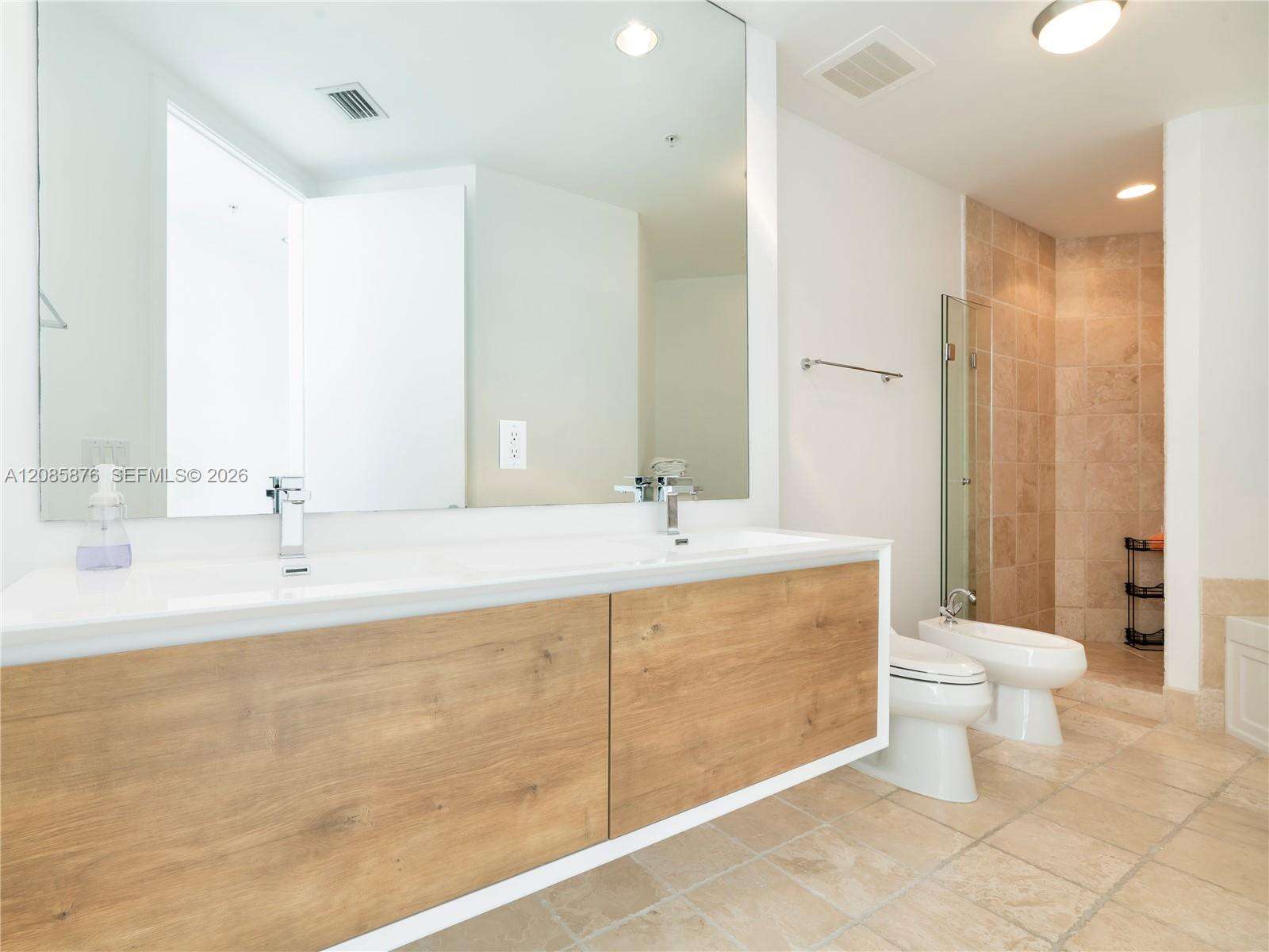 Trump Royale at 18201 Collins Ave, Sunny Isles Beach, FL 33160 - For Rent photo 13