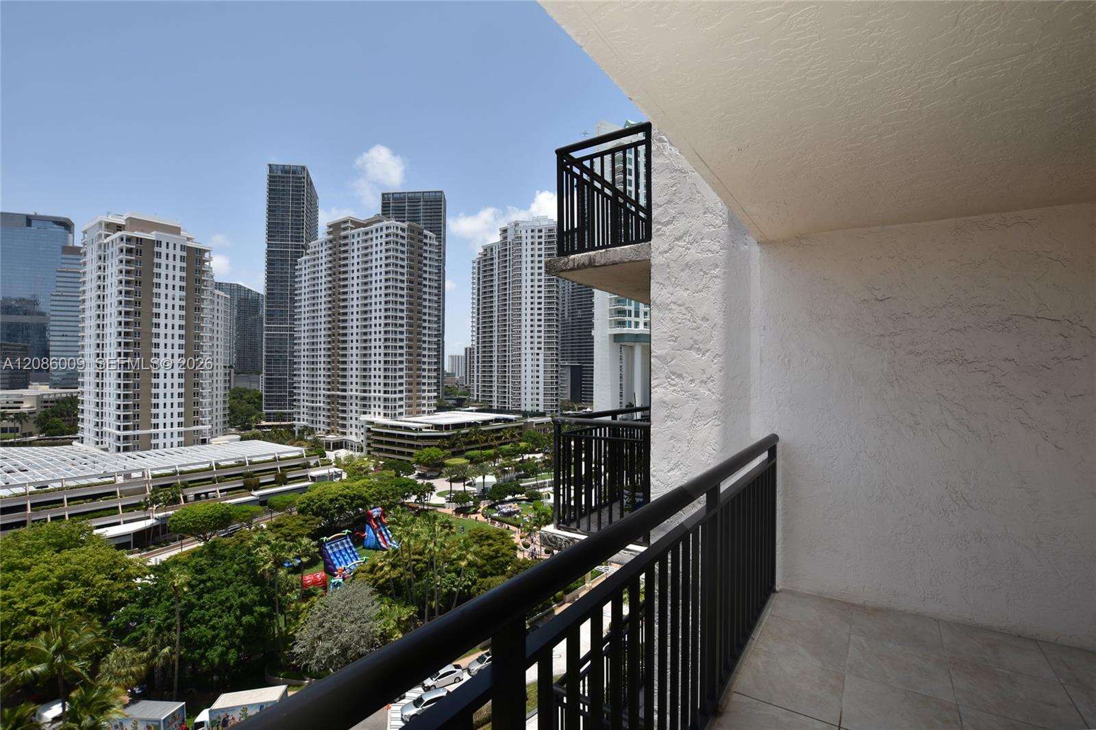 Brickell Key 2 at 540 Brickell Key Dr, Miami, FL 33131 - For Rent photo 14